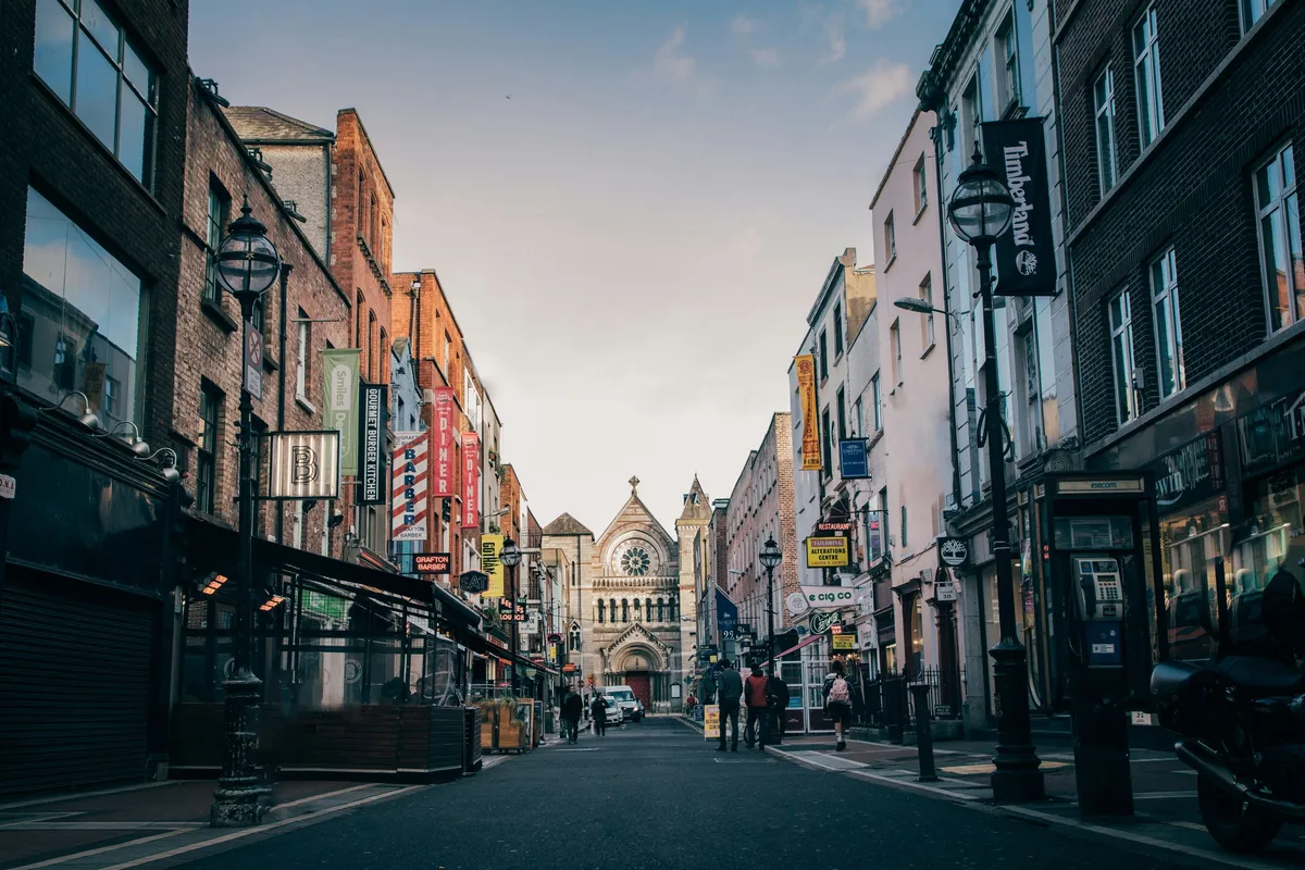 10 Địa Điểm Không Thể Bỏ Qua Khi Du Lịch Ireland Lần Đầu