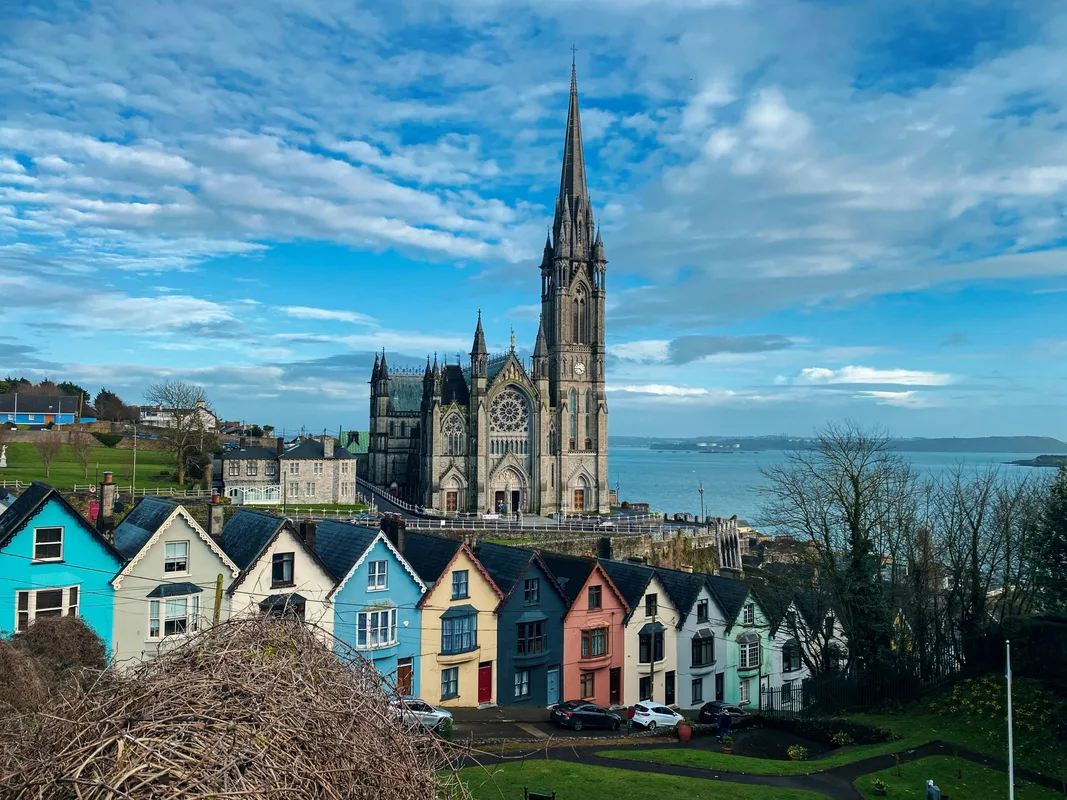 10 Địa Điểm Không Thể Bỏ Qua Khi Du Lịch Ireland Lần Đầu