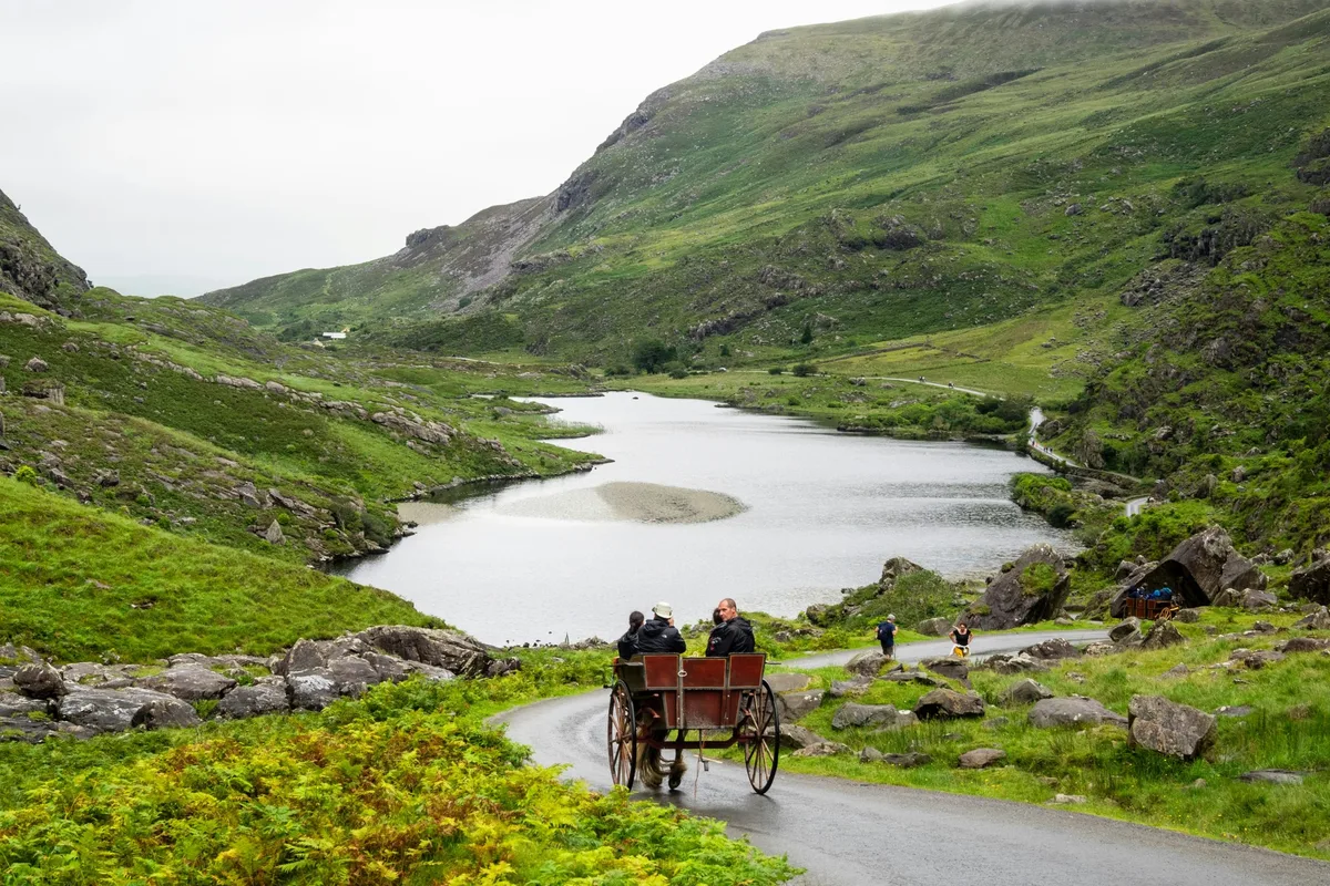 10 Địa Điểm Không Thể Bỏ Qua Khi Du Lịch Ireland Lần Đầu
