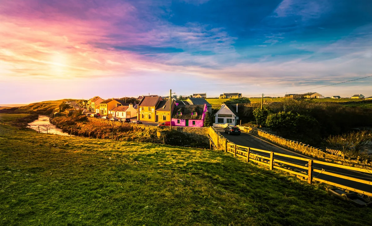 10 Địa Điểm Không Thể Bỏ Qua Khi Du Lịch Ireland Lần Đầu