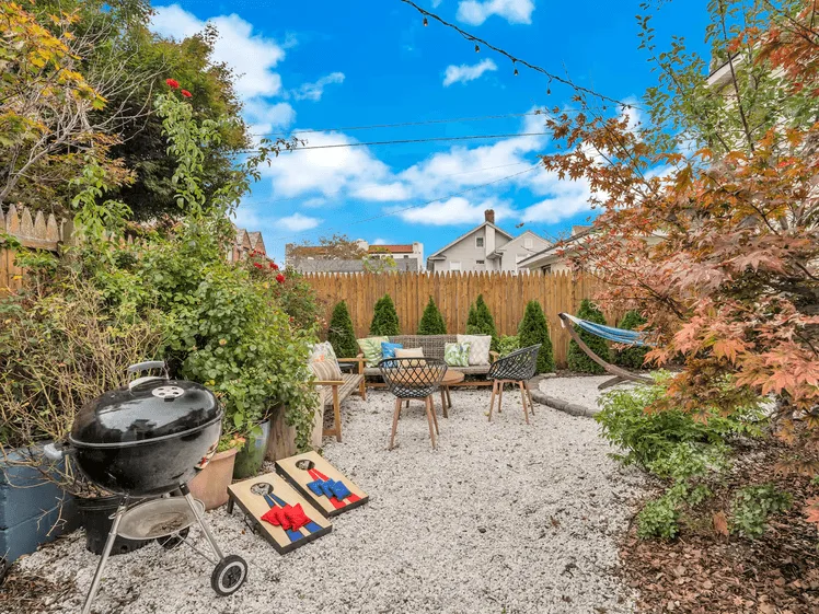 11 Chỗ Nghỉ Airbnb Thích Hợp Mùa Hè Gần NYC với Hồ Bơi và Biển