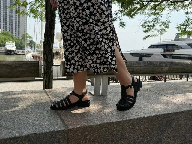 11 Đôi Sandal Đi Bộ Thoải Mái Nhất Dành Cho Mùa Hè