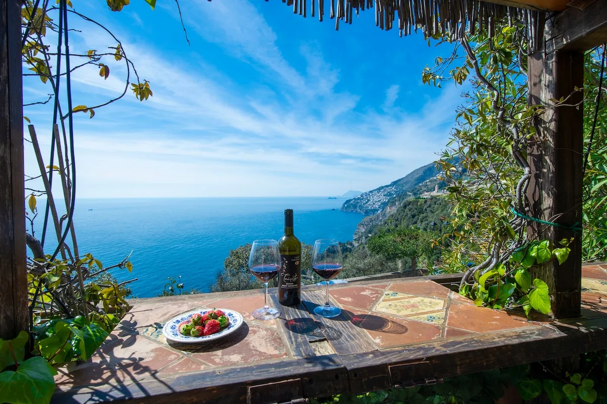 15 Chỗ Nghỉ Airbnb 'Chất' Nhất Bờ Biển Amalfi, Ý