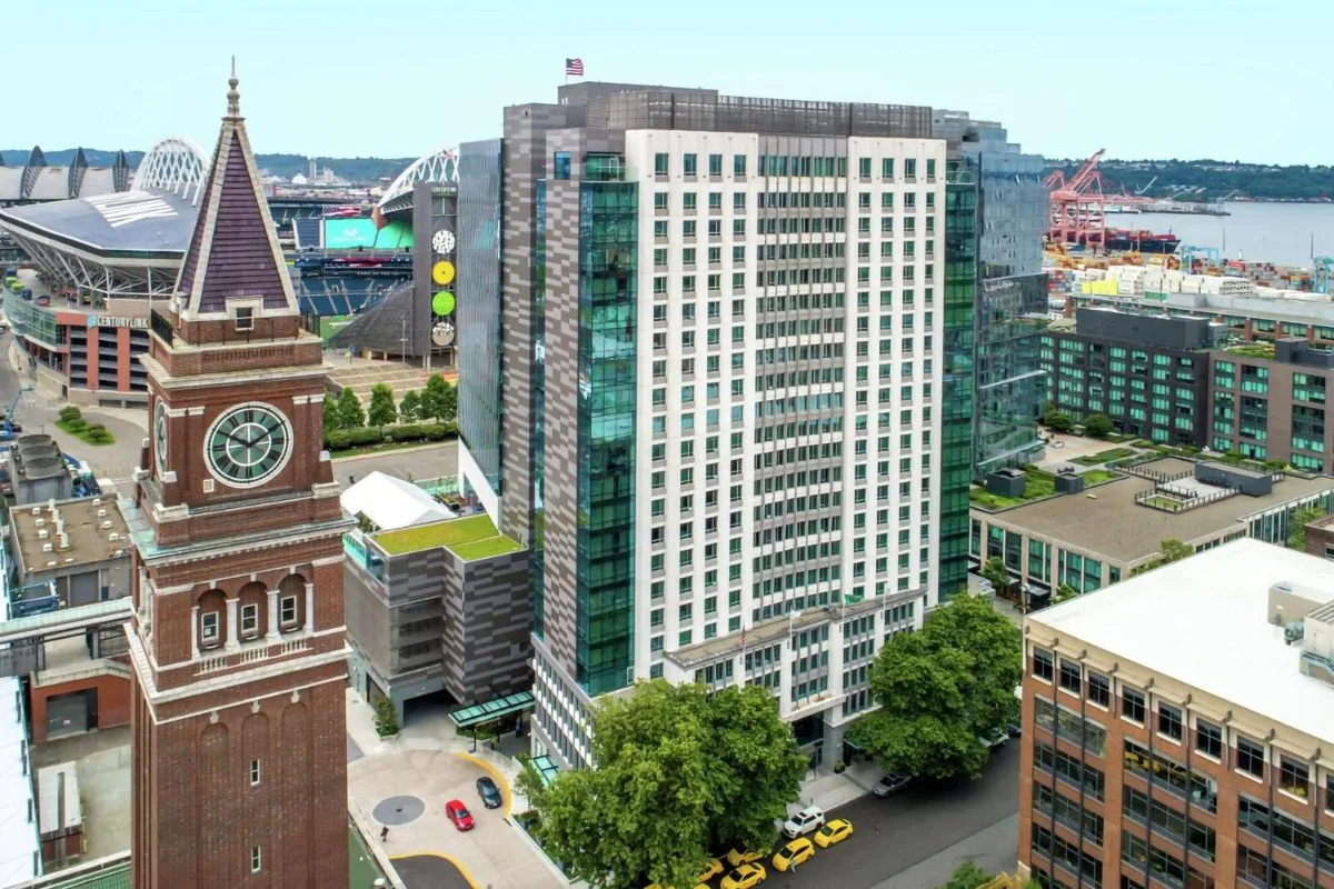 5 Khách Sạn Sát Sân Lumen Field cho Fan Bóng Đá Tại Seattle