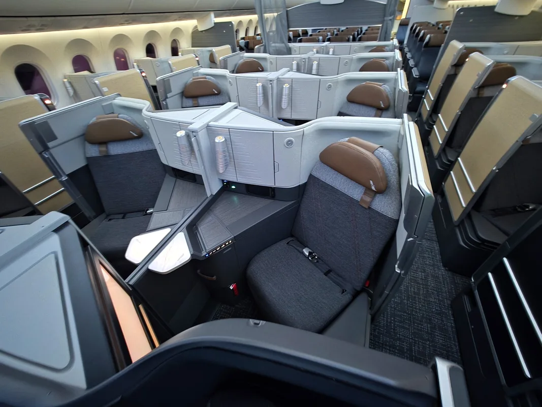 American Airlines Cắt Giảm Quyền Lợi Dành Cho Khách Hạng Cơ Bản: Bạn Chỉ Là Giá Vé
