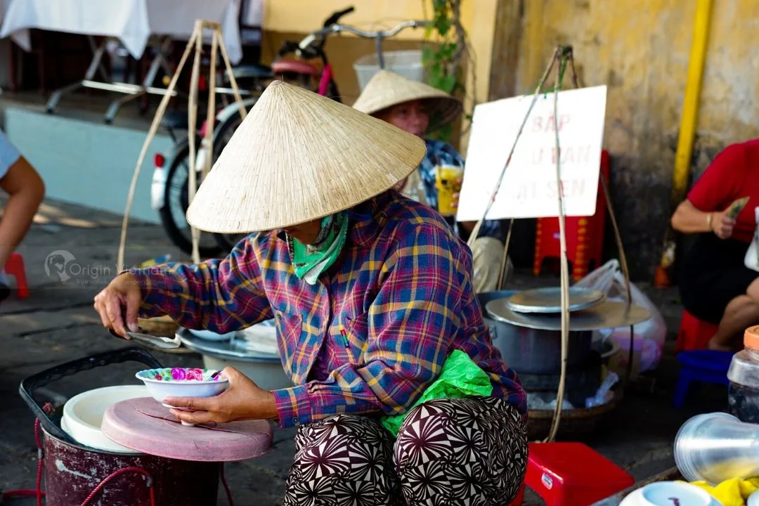 Ăn Vặt Đường Phố Việt Nam: An Toàn Hay Không?