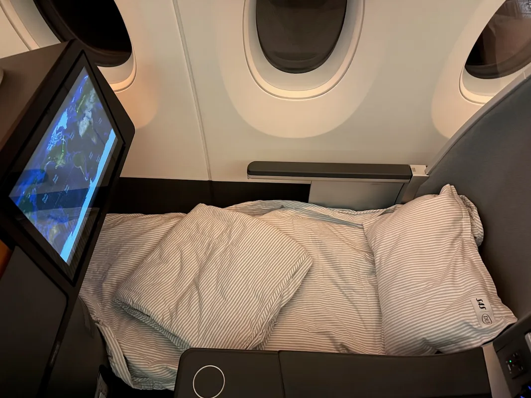 Bay Cùng Gia Đình Hạng Thương Gia SAS Trên Chiếc A350 Ngày Giáng Sinh