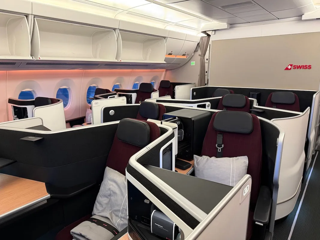 Bay Hạng Thương Gia A350 của SWISS: Nét Đẹp Đẳng Cấp Giữa Đại Dương