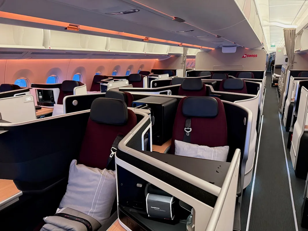 Bay Hạng Thương Gia A350 của SWISS: Nét Đẹp Đẳng Cấp Giữa Đại Dương