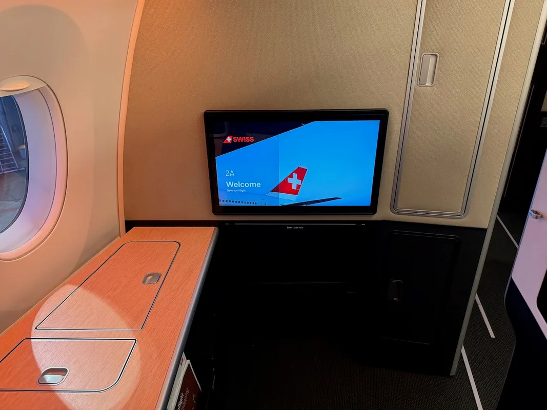 Bay Hạng Thương Gia A350 của SWISS: Nét Đẹp Đẳng Cấp Giữa Đại Dương