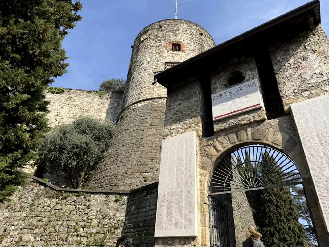 Bergamo: Điểm Đến Không Thể Bỏ Qua Ở Ý