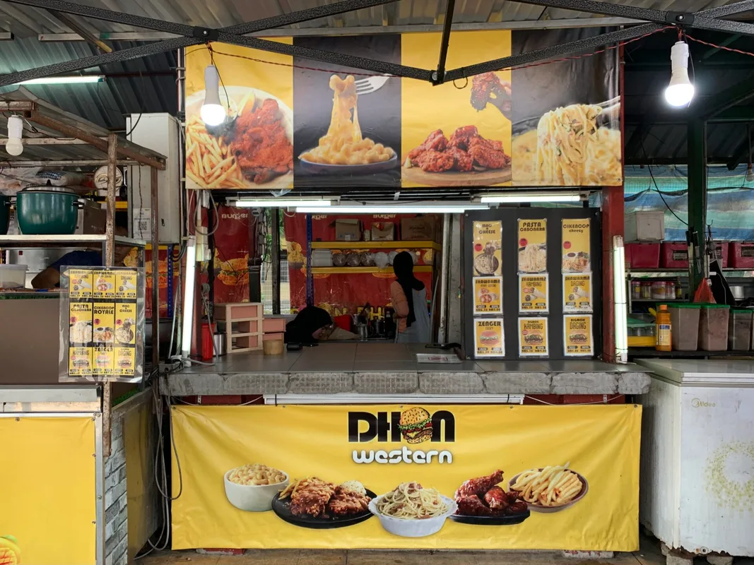 Bùng Nổ Vị Giác Tại Dhon Burger: Bánh Burger Thịt Bò Ngon Quên Lối Về
