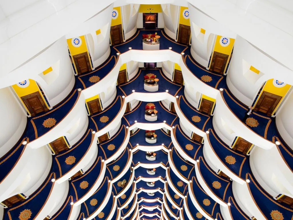 Burj Al Arab Dubai: Khách Sạn Biểu Tượng Đóng Cửa Bảo Trì Trong 18 Tháng