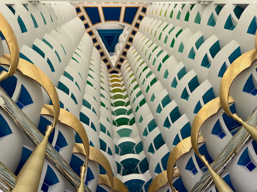Burj Al Arab: Khách Sạn 7 Sao Dubai Đóng Cửa Tu sửa Lần Đầu Sau 18 Năm