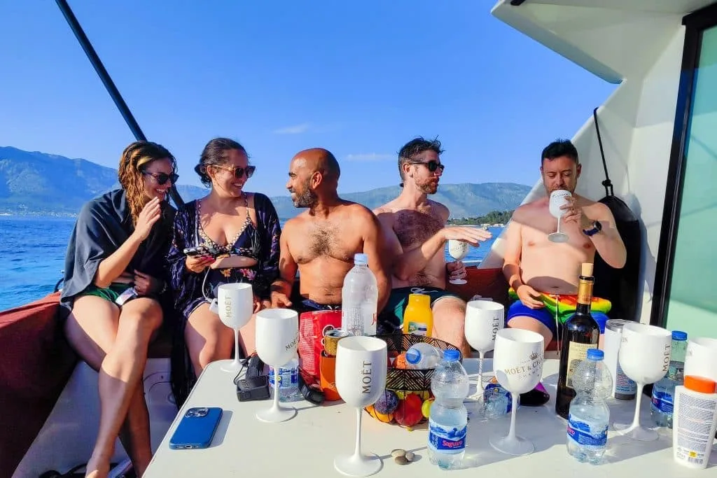Cách tìm vé máy bay giá rẻ với Dollar Flight Club