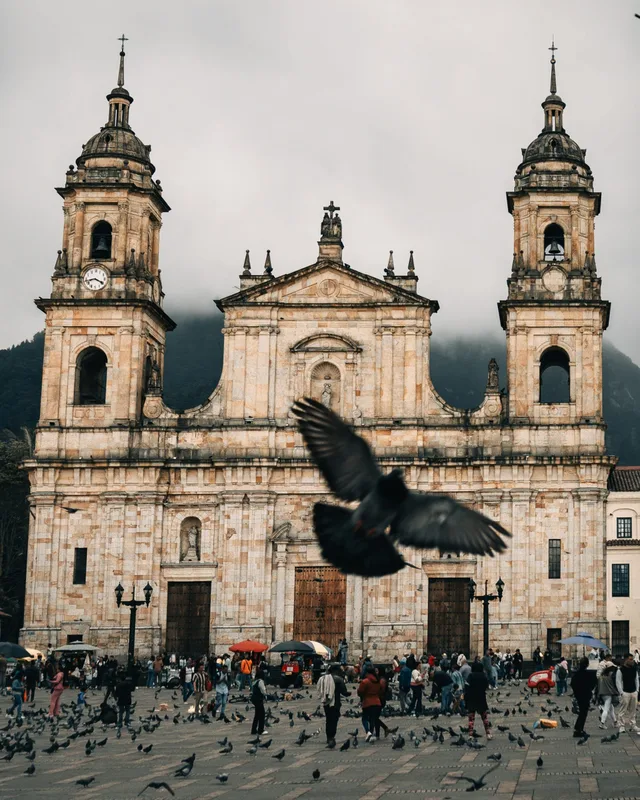 Chạy Lưng Chừng Núi Từ Bogotá Đến Medellín