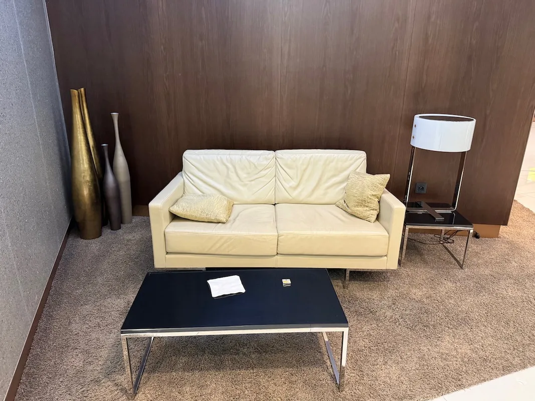 Chờ Chuyến Bay Tại Phòng Chờ Primeclass Sân Bay Charles De Gaulle