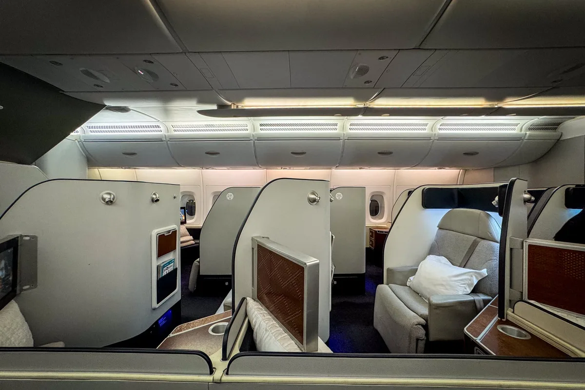 Chuyến Bay Hạng Nhất Qantas: Trải Nghiệm Sang Chảnh Nhất Tôi Từng Có!