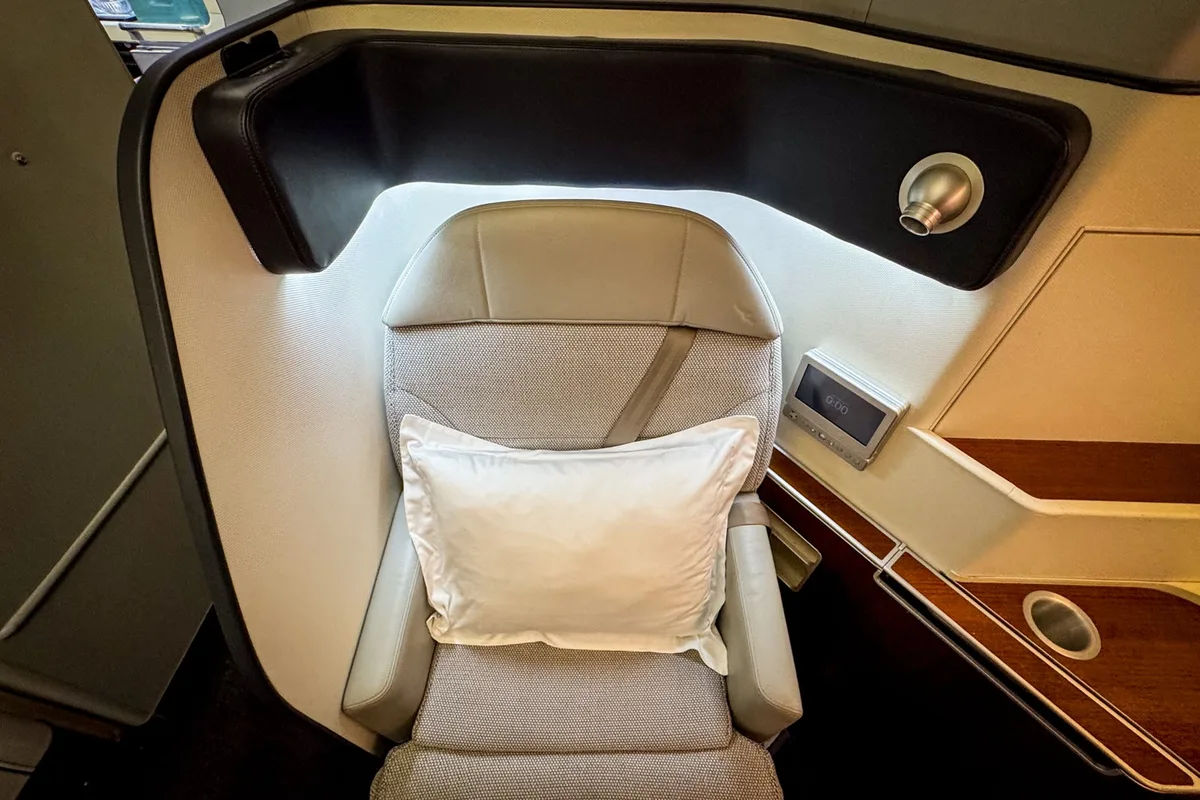 Chuyến Bay Hạng Nhất Qantas: Trải Nghiệm Sang Chảnh Nhất Tôi Từng Có!