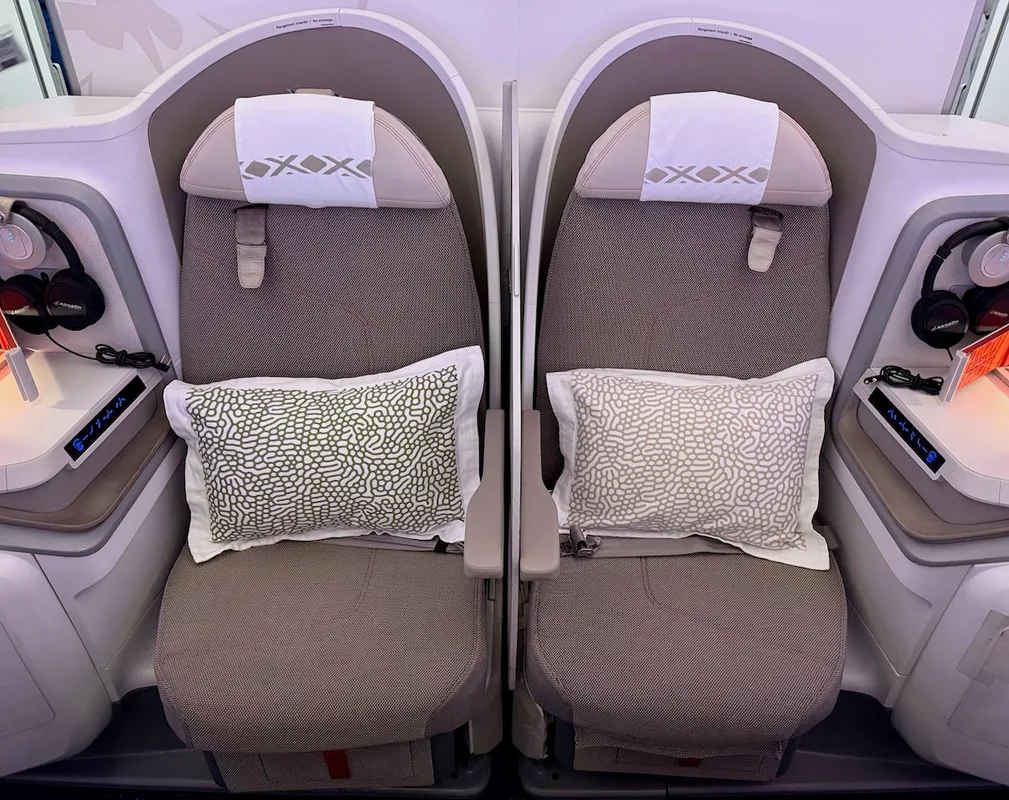 Chuyến Bay Thú Vị Đến Bangkok Qua Paris: Trải Nghiệm Business Class Aircalin