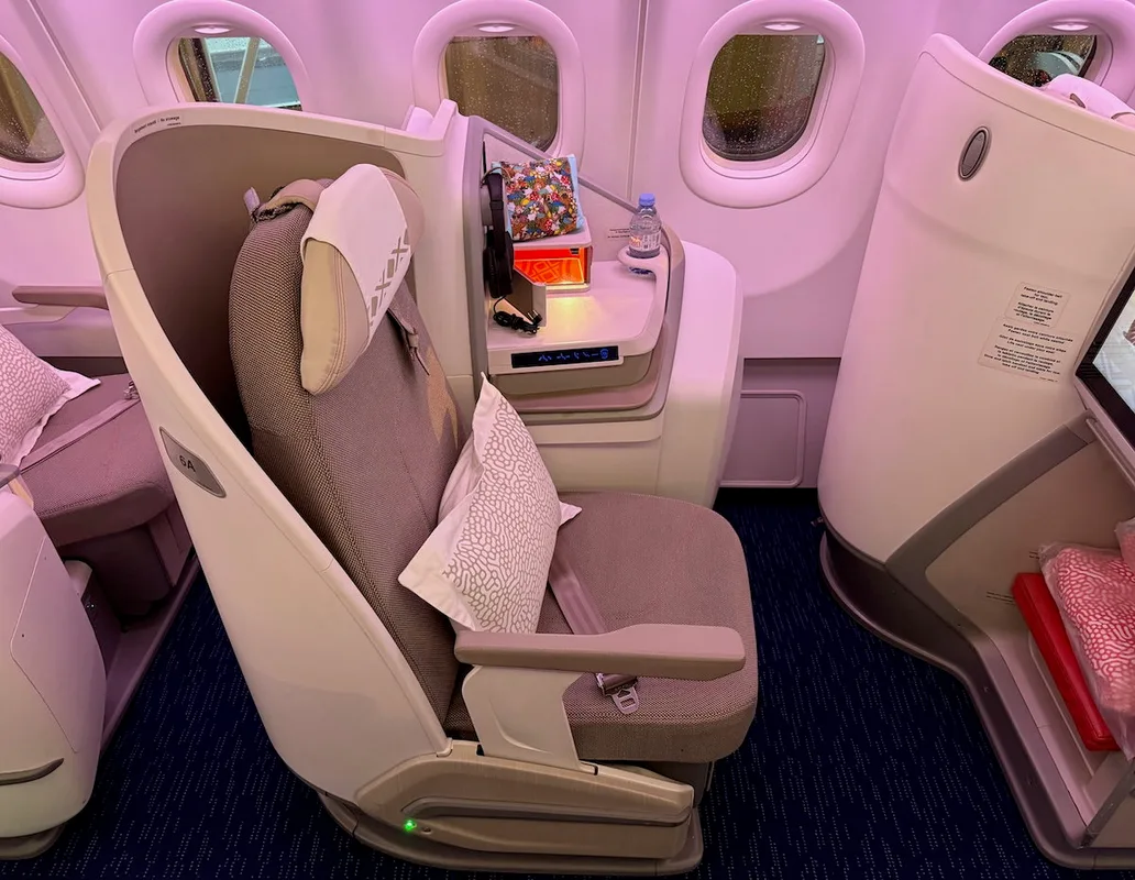 Chuyến Bay Thú Vị Đến Bangkok Qua Paris: Trải Nghiệm Business Class Aircalin