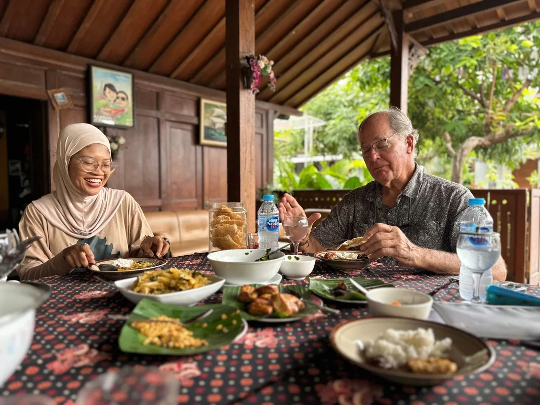 Chuyến Đi Chậm Rãi Cùng Babu: Khám Phá Châu Á Với Những Ký Ức Đẹp