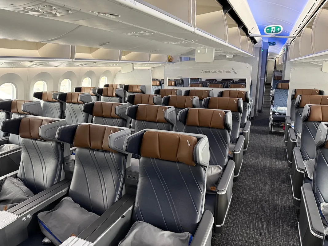 Citi AAdvantage Globe Card: Đánh Giá Chi Tiết và Lợi Ích Hấp Dẫn