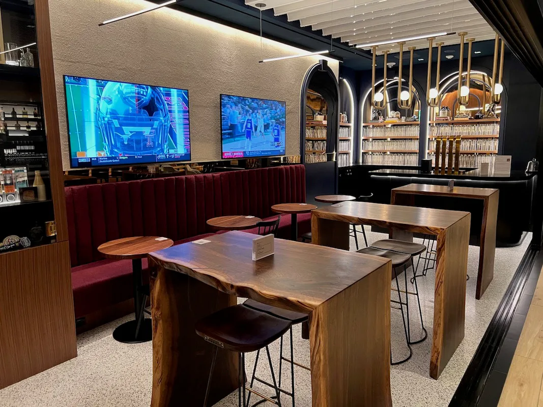 Có Nên Tiếp Tục Sử Dụng Thẻ Chase Sapphire Reserve Với Phí Thường Niên 795 USD?