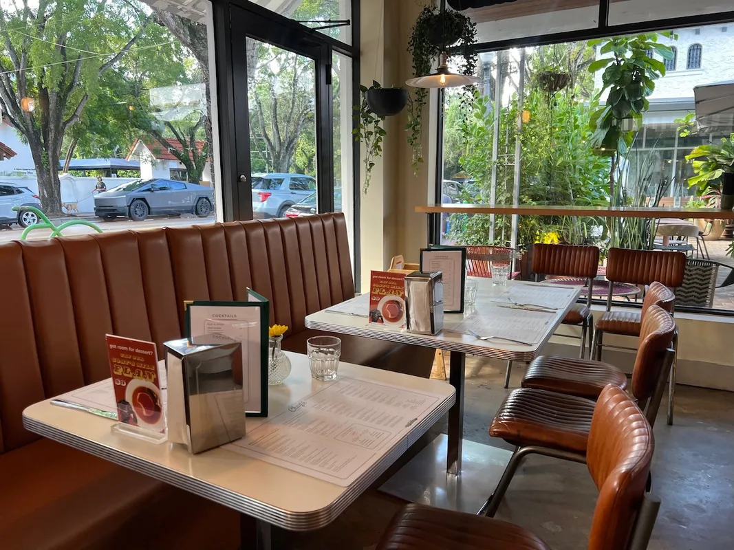 Có Nên Tiếp Tục Sử Dụng Thẻ Chase Sapphire Reserve Với Phí Thường Niên 795 USD?