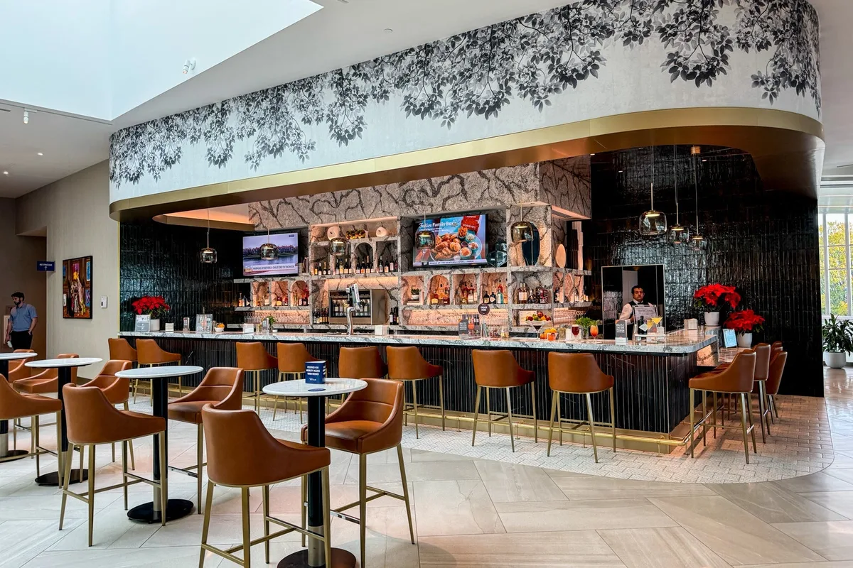 Cuộc Chiến Lounge Sân Bay Ở Đông Bắc Mỹ Đang Nẩy Lửa