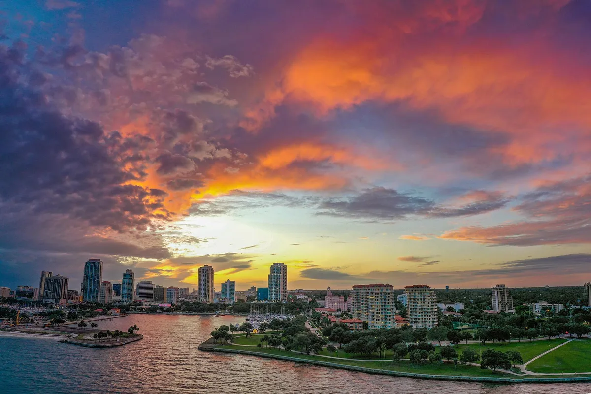 Cuối Tuần Thú Vị Tại St. Pete-Clearwater: Bãi Biển, Sushi Và Hải Sản
