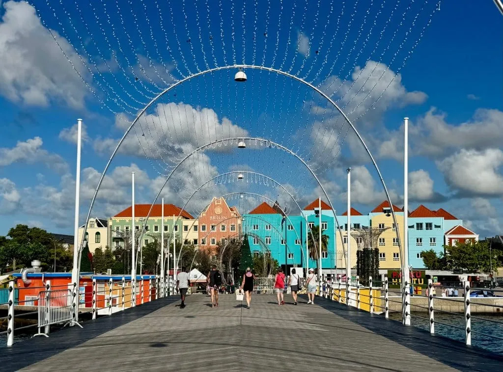 Curaçao: Hòn Đảo Tuyệt Vời Bạn Không Thể Bỏ Qua Trong Dịp Nghỉ Dưỡng