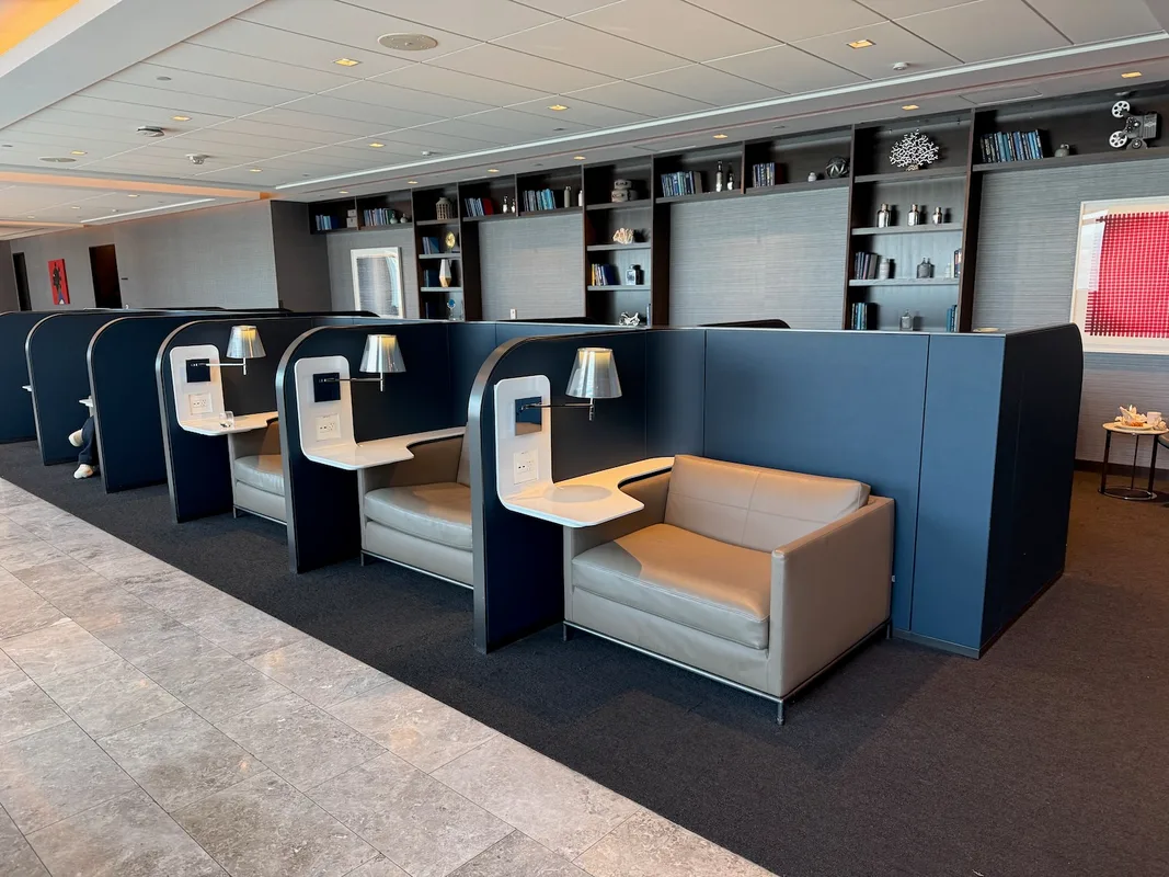 Đánh Giá Lounge United Polaris Tại San Francisco (SFO)