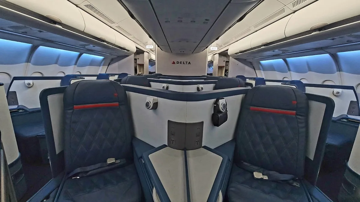 Delta Air Lines Đổi Mới Nội Thất Airbus A330: Khám Phá Suite Hạng Thương Gia Mới