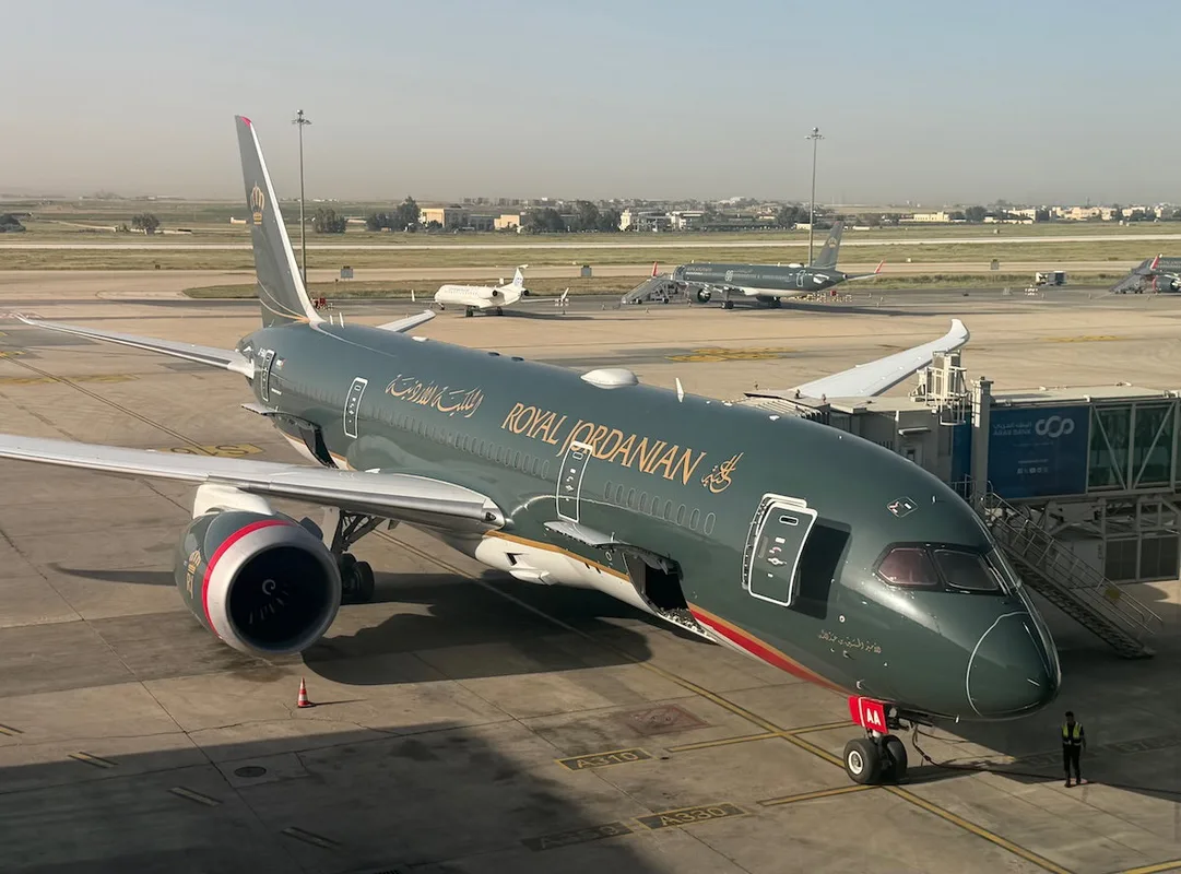 Điểm Khác Biệt Của Nhân Viên An Ninh Hàng Không Royal Jordanian
