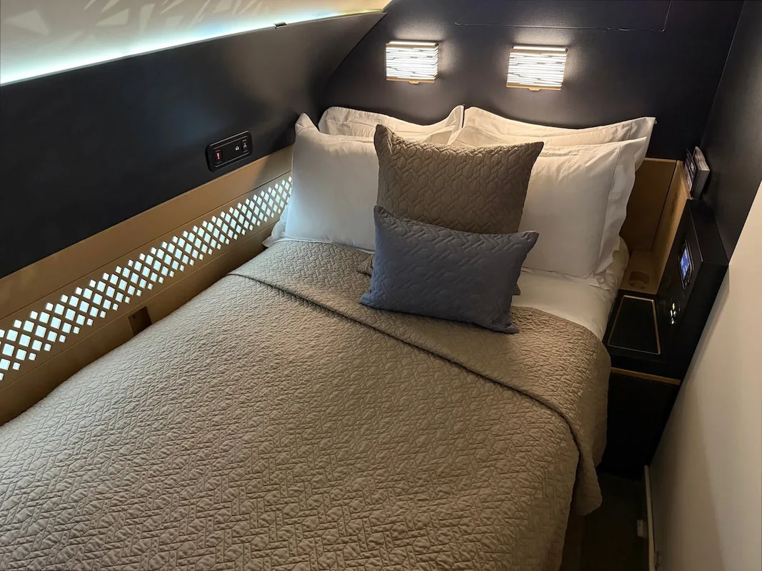 Emirates Phát Triển Phòng Tắm Riêng Tại Hạng Nhất: Những Điều Cần Biết