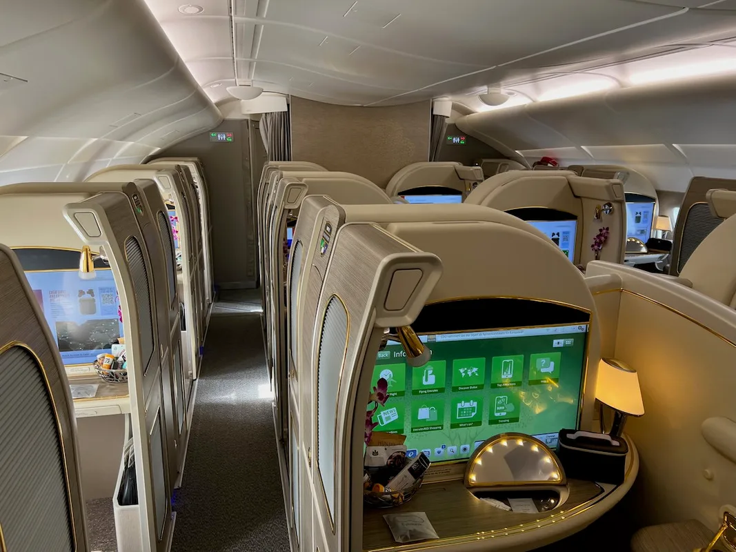 Emirates Phát Triển Phòng Tắm Riêng Tại Hạng Nhất: Những Điều Cần Biết