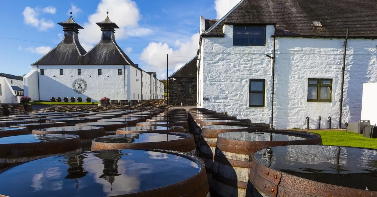 Fèis Ìle: Hành Trình Không Thể Bỏ Qua Dành Cho Tín Đồ Whisky