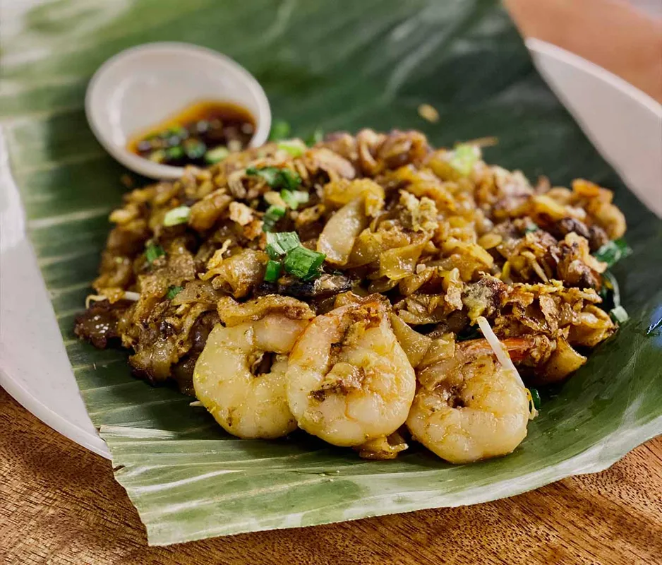 Góc Ăn Uống Siêu Ngon Tại REXKL: Nasi Lemak và Char Kuey Teow Tại Supergrai!