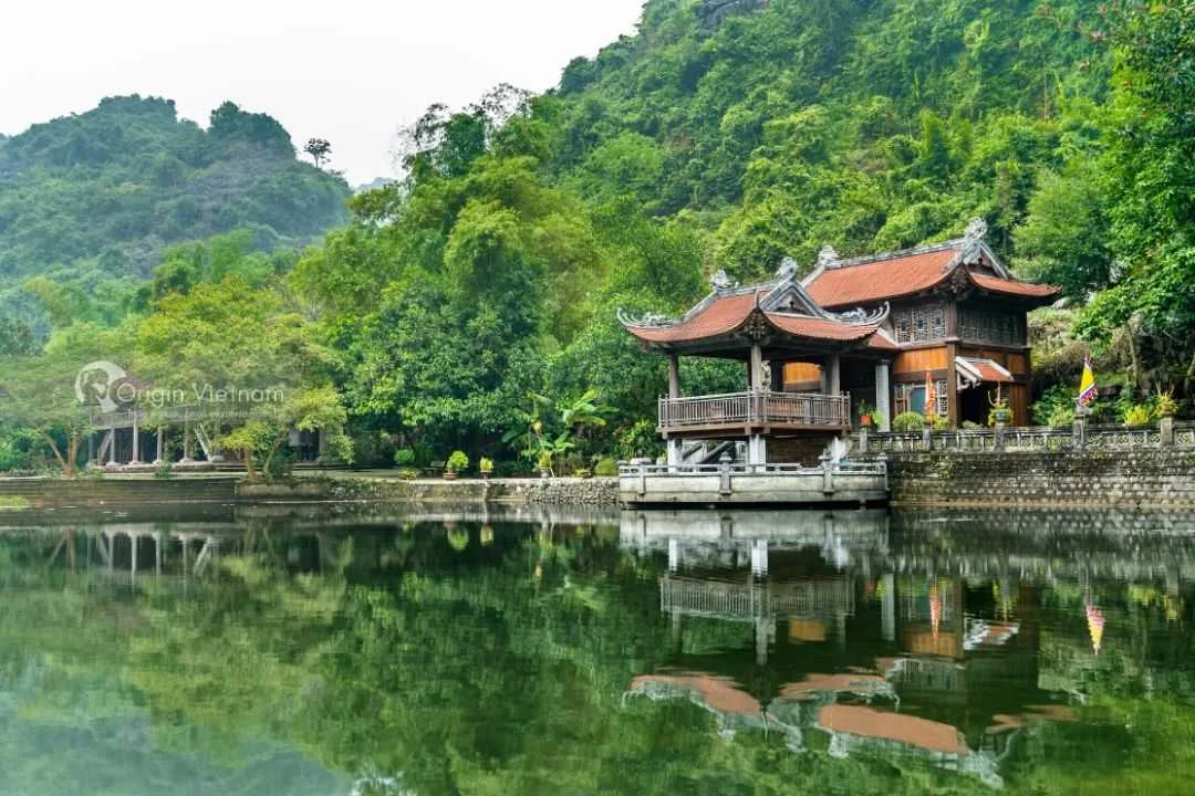 Hà Nội - Ninh Bình: Lịch Trình Chuyến Đi Một Ngày Chi Tiết và Hữu Ích