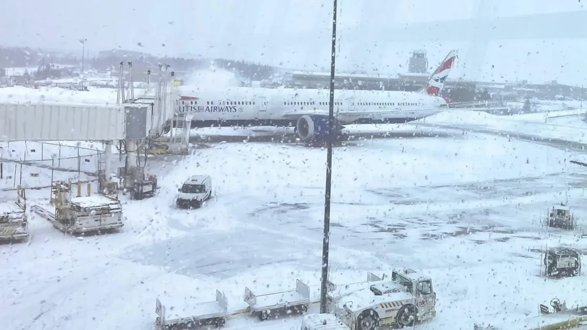 Hành Khách British Airways Bị Kẹt Hai Ngày Ở Canada Giữa Thời Tiết Âm Độ