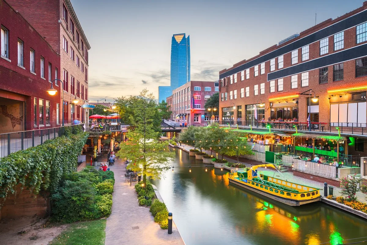 Exploring America: A Scenic Route from Fort Worth to Kansas City