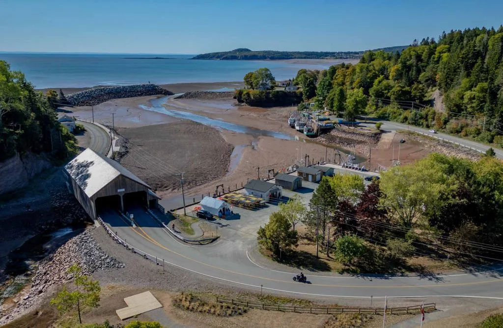 Hành Trình Moto Dọc Vịnh Fundy: Khám Phá New Brunswick Cực Chất