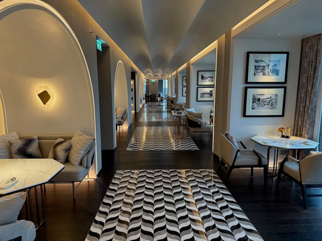 Hành Trình Tò Mò Qua Bangkok và Paris