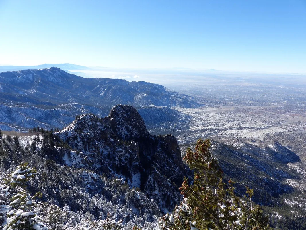 Hành Trình Xe Đường Bộ Mùa Đông Thú Vị Tại New Mexico
