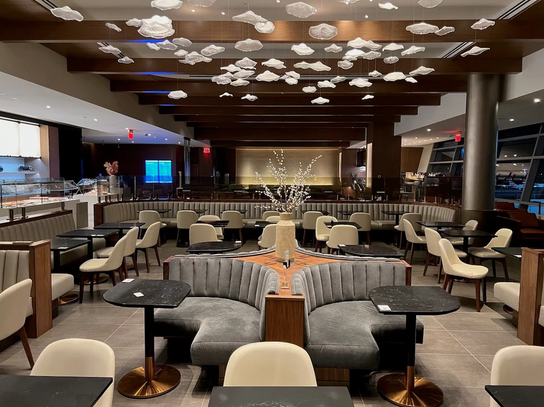 Hướng Dẫn Đạt Được Đẳng Cấp Elite Trong Chương Trình Atmos Rewards Của Alaska Airlines