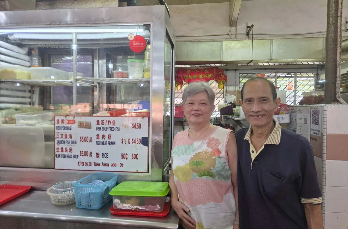 Hương vị cá hồi trong bát cháo cá tại Mei Fa Fish Porridge Soup