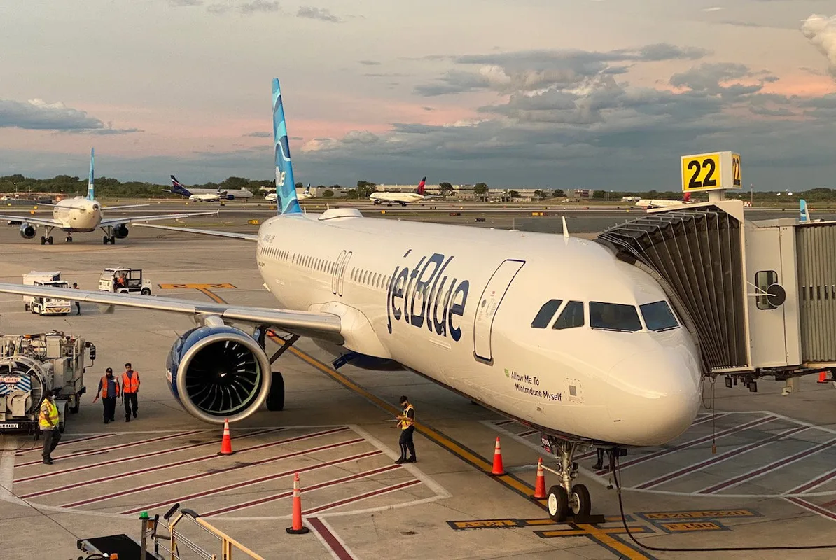 JetBlue Premier Card: Tính Năng Mới Hấp Dẫn Cho Người Đam Mê Du Lịch