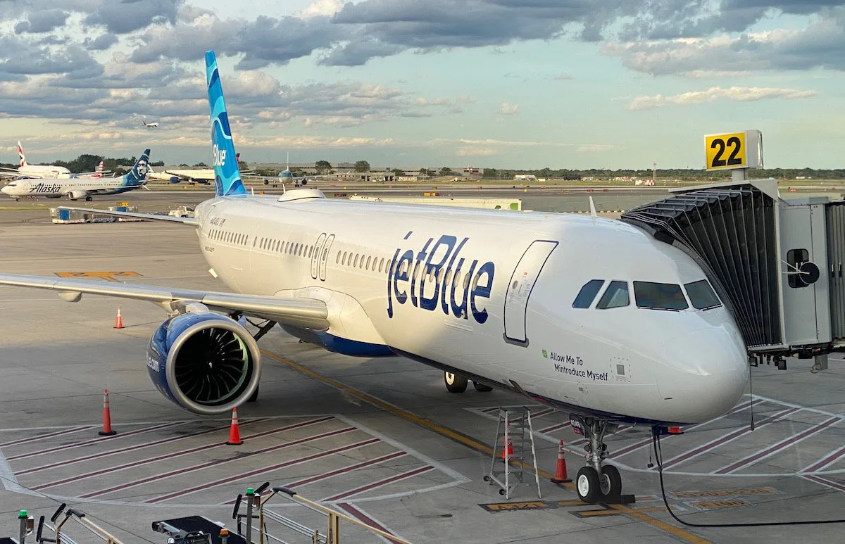 JetBlue Tăng Phí Hành Lý Ký Gửi, Đổ Lỗi Chi Phí Nhiên Liệu