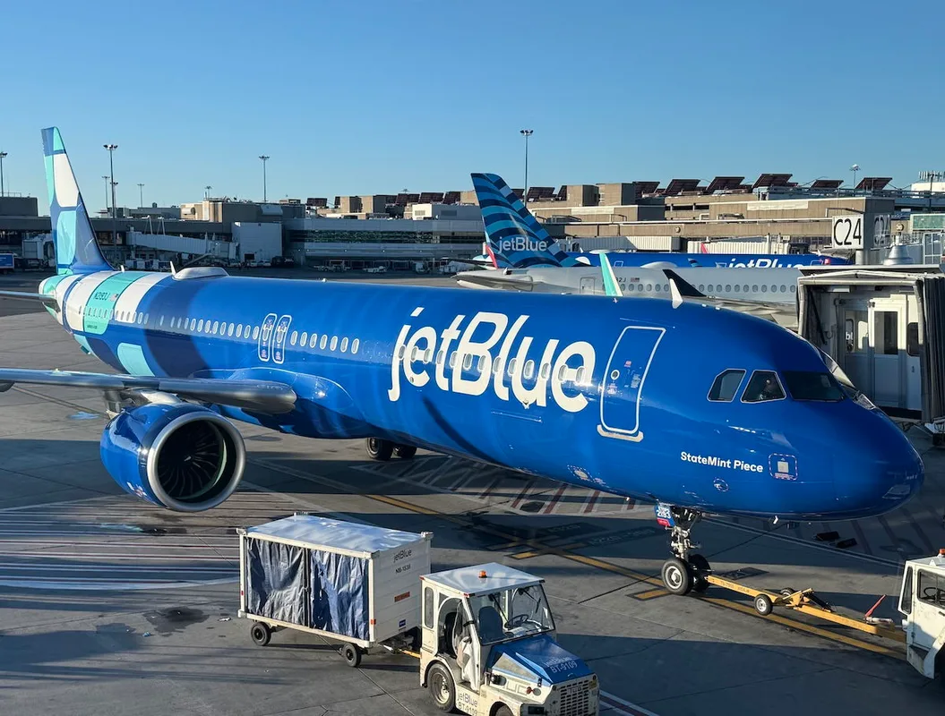 JetBlue và United: Những Đặc Quyền Hạng Đặc Biệt Được Ra Mắt